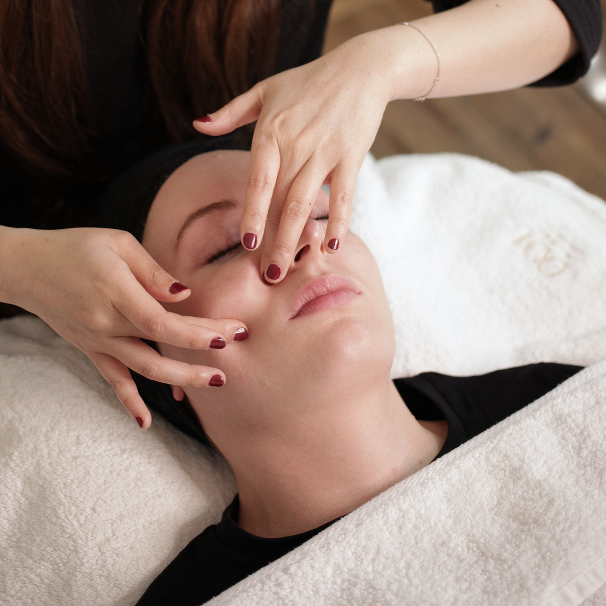 Facial 001 Bespoke Facial Treatment with Clinic Therapist 001 Skincare London